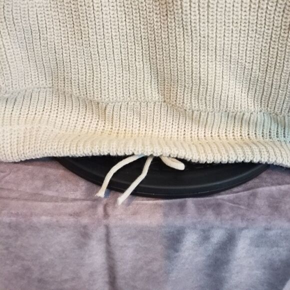 SWEATER SALE 3/$30 RDI Cream Kangaroo Pocket Sweater Size Small - Picture 4 of 6